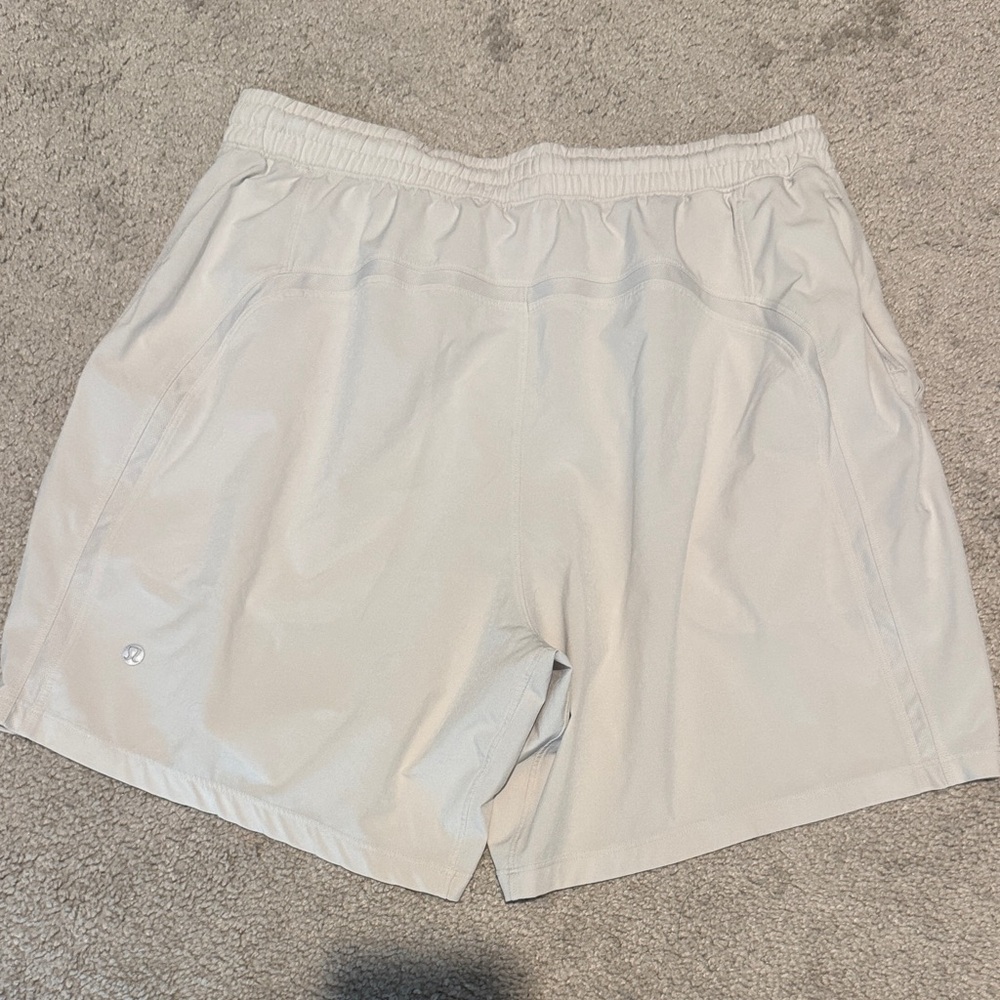 Lululemon athletica pacebreaker 7” shorts